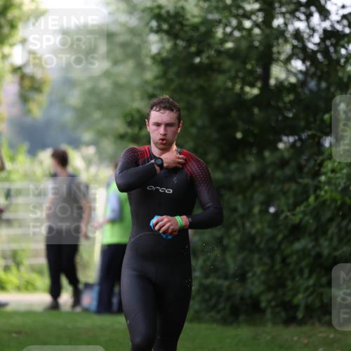 15.06.2025 - 7 Türme Triathlon Michael Strokosch http://msf.ph/oto/7928818 15.06.2025 09:22:58 Schwimmen 8, 10, 79 meine-sportfotos.de
