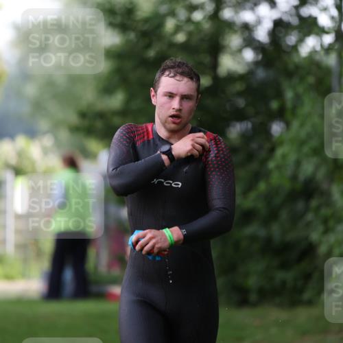 15.06.2025 - 7 Türme Triathlon Michael Strokosch http://msf.ph/oto/7928822 15.06.2025 09:22:59 Schwimmen 8, 10, 79 meine-sportfotos.de