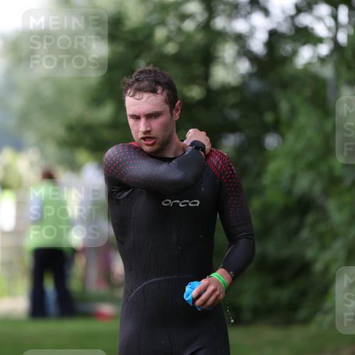 15.06.2025 - 7 Türme Triathlon Michael Strokosch http://msf.ph/oto/7928823 15.06.2025 09:23:00 Schwimmen 8, 10, 79 meine-sportfotos.de