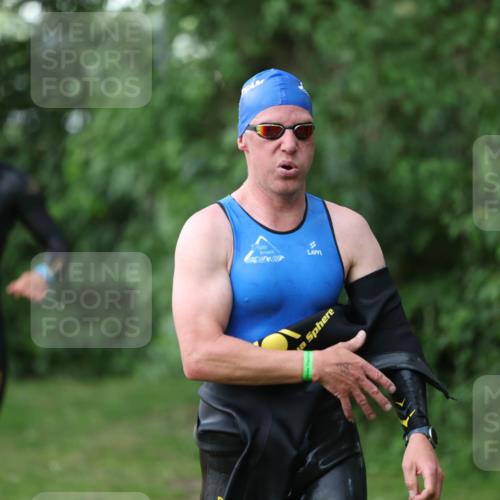 15.06.2025 - 7 Türme Triathlon Michael Strokosch http://msf.ph/oto/7928839 15.06.2025 09:23:43 Schwimmen 18, 46, 47, 48, 49 meine-sportfotos.de
