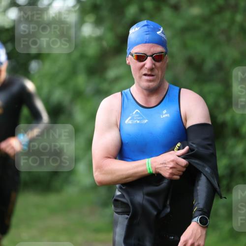 15.06.2025 - 7 Türme Triathlon Michael Strokosch http://msf.ph/oto/7928840 15.06.2025 09:23:43 Schwimmen 18, 46, 47, 48, 49 meine-sportfotos.de