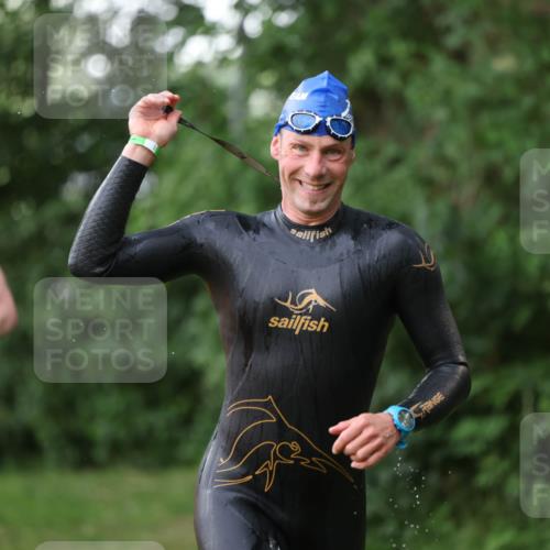 15.06.2025 - 7 Türme Triathlon Michael Strokosch http://msf.ph/oto/7928843 15.06.2025 09:23:45 Schwimmen 18, 46, 47, 48, 49 meine-sportfotos.de