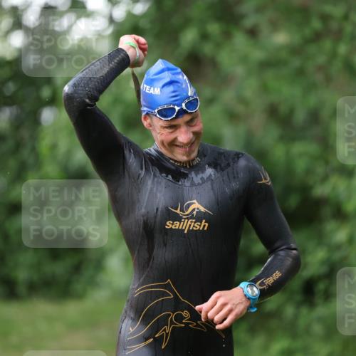 15.06.2025 - 7 Türme Triathlon Michael Strokosch http://msf.ph/oto/7928844 15.06.2025 09:23:45 Schwimmen 18, 46, 47, 48, 49 meine-sportfotos.de