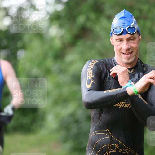 15.06.2025 - 7 Türme Triathlon Michael Strokosch http://msf.ph/oto/7928846 15.06.2025 09:23:45 Schwimmen 18, 46, 47, 48, 49 meine-sportfotos.de