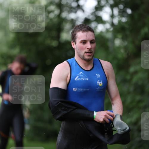 15.06.2025 - 7 Türme Triathlon Michael Strokosch http://msf.ph/oto/7928847 15.06.2025 09:23:46 Schwimmen 18, 46, 47, 48, 49 meine-sportfotos.de