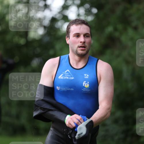 15.06.2025 - 7 Türme Triathlon Michael Strokosch http://msf.ph/oto/7928848 15.06.2025 09:23:46 Schwimmen 18, 46, 47, 48, 49 meine-sportfotos.de