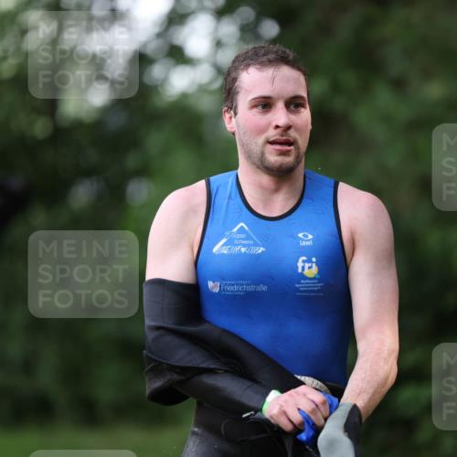 15.06.2025 - 7 Türme Triathlon Michael Strokosch http://msf.ph/oto/7928849 15.06.2025 09:23:46 Schwimmen 18, 46, 47, 48, 49 meine-sportfotos.de