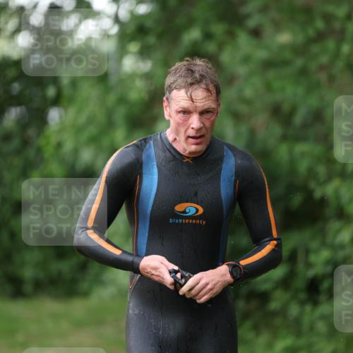 15.06.2025 - 7 Türme Triathlon Michael Strokosch http://msf.ph/oto/7928853 15.06.2025 09:23:49 Schwimmen 18, 46, 47, 48, 49 meine-sportfotos.de