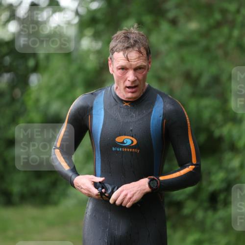 15.06.2025 - 7 Türme Triathlon Michael Strokosch http://msf.ph/oto/7928854 15.06.2025 09:23:49 Schwimmen 18, 46, 47, 48, 49 meine-sportfotos.de