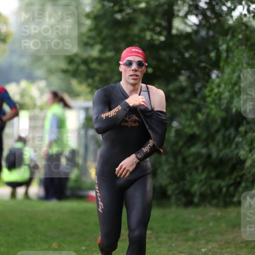 15.06.2025 - 7 Türme Triathlon Michael Strokosch http://msf.ph/oto/7928862 15.06.2025 09:24:11 Schwimmen 1, 17, 20, 39, 40 meine-sportfotos.de