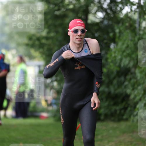 15.06.2025 - 7 Türme Triathlon Michael Strokosch http://msf.ph/oto/7928864 15.06.2025 09:24:12 Schwimmen 1, 17, 20, 39, 40 meine-sportfotos.de