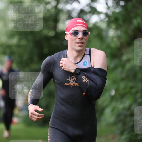 15.06.2025 - 7 Türme Triathlon Michael Strokosch http://msf.ph/oto/7928868 15.06.2025 09:24:13 Schwimmen 1, 17, 20, 39, 40 meine-sportfotos.de