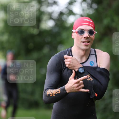 15.06.2025 - 7 Türme Triathlon Michael Strokosch http://msf.ph/oto/7928870 15.06.2025 09:24:13 Schwimmen 1, 17, 20, 39, 40 meine-sportfotos.de