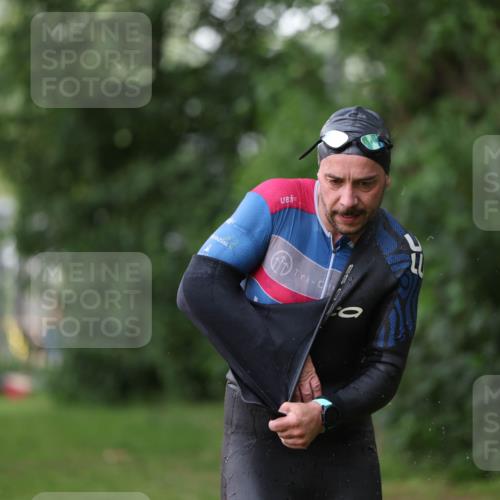 15.06.2025 - 7 Türme Triathlon Michael Strokosch http://msf.ph/oto/7928882 15.06.2025 09:24:17 Schwimmen 1, 17, 20, 39, 40 meine-sportfotos.de
