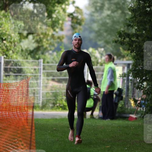 15.06.2025 - 7 Türme Triathlon Michael Strokosch http://msf.ph/oto/7928889 15.06.2025 09:24:25 Schwimmen 1, 20, 39 meine-sportfotos.de