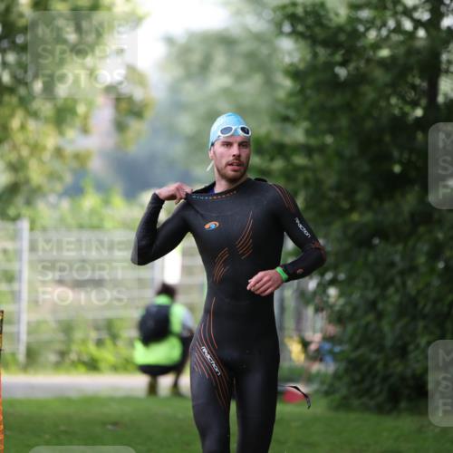 15.06.2025 - 7 Türme Triathlon Michael Strokosch http://msf.ph/oto/7928895 15.06.2025 09:24:27 Schwimmen 1, 20 meine-sportfotos.de