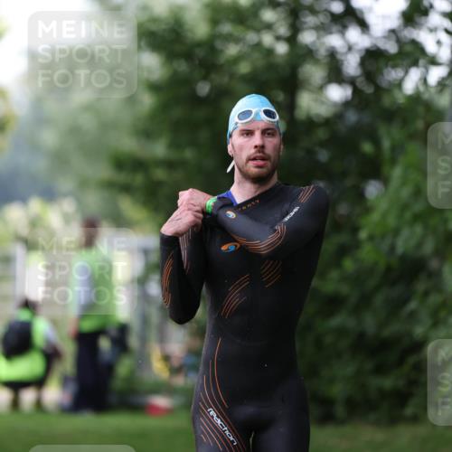 15.06.2025 - 7 Türme Triathlon Michael Strokosch http://msf.ph/oto/7928898 15.06.2025 09:24:28 Schwimmen 1, 20 meine-sportfotos.de