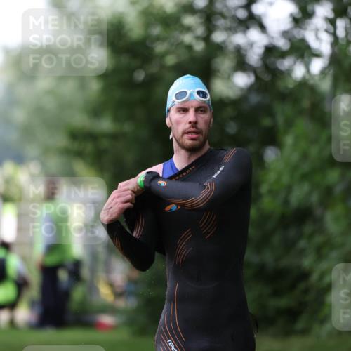15.06.2025 - 7 Türme Triathlon Michael Strokosch http://msf.ph/oto/7928899 15.06.2025 09:24:29 Schwimmen 1, 20 meine-sportfotos.de