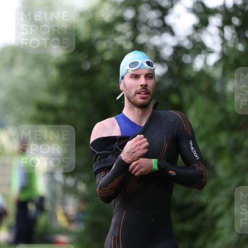 15.06.2025 - 7 Türme Triathlon Michael Strokosch http://msf.ph/oto/7928900 15.06.2025 09:24:29 Schwimmen 1, 20 meine-sportfotos.de