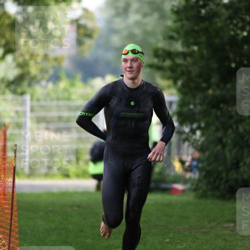 15.06.2025 - 7 Türme Triathlon Michael Strokosch http://msf.ph/oto/7928905 15.06.2025 09:24:55 Schwimmen 43 meine-sportfotos.de