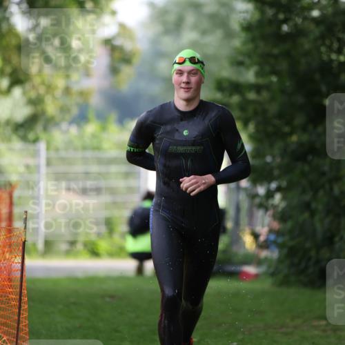 15.06.2025 - 7 Türme Triathlon Michael Strokosch http://msf.ph/oto/7928906 15.06.2025 09:24:55 Schwimmen 43 meine-sportfotos.de