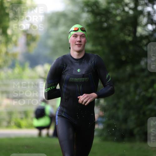 15.06.2025 - 7 Türme Triathlon Michael Strokosch http://msf.ph/oto/7928908 15.06.2025 09:24:56 Schwimmen 43 meine-sportfotos.de