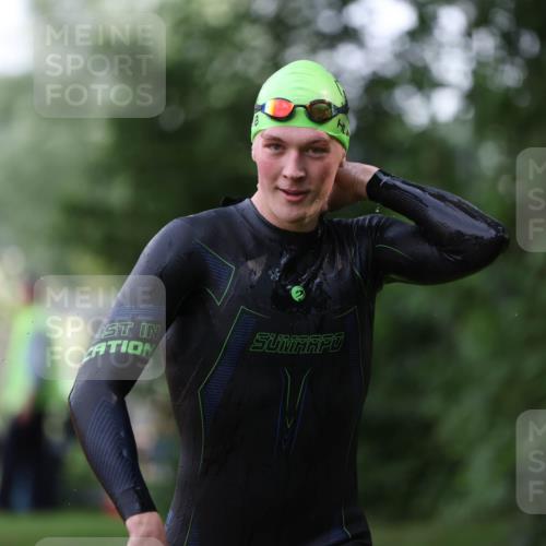 15.06.2025 - 7 Türme Triathlon Michael Strokosch http://msf.ph/oto/7928911 15.06.2025 09:24:57 Schwimmen 43 meine-sportfotos.de