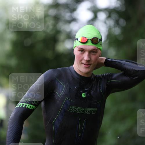 15.06.2025 - 7 Türme Triathlon Michael Strokosch http://msf.ph/oto/7928912 15.06.2025 09:24:57 Schwimmen 43 meine-sportfotos.de