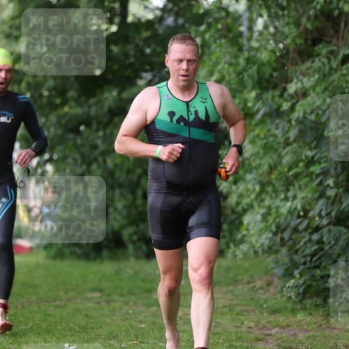 15.06.2025 - 7 Türme Triathlon Michael Strokosch http://msf.ph/oto/7928919 15.06.2025 09:25:25 Schwimmen 16, 56, 57, 58, 59, 60 meine-sportfotos.de