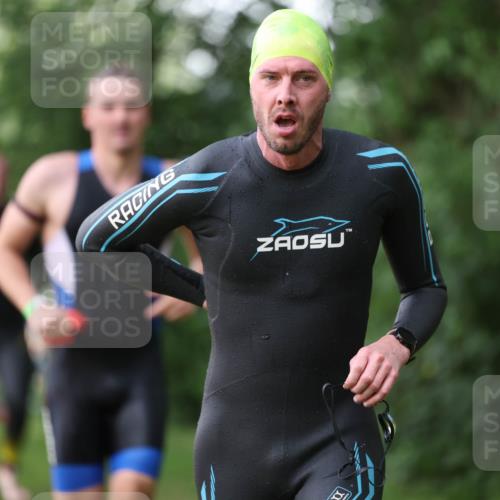 15.06.2025 - 7 Türme Triathlon Michael Strokosch http://msf.ph/oto/7928933 15.06.2025 09:25:28 Schwimmen 16, 56, 57, 58, 59, 60 meine-sportfotos.de