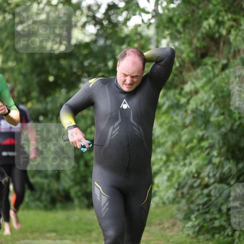 15.06.2025 - 7 Türme Triathlon Michael Strokosch http://msf.ph/oto/7928936 15.06.2025 09:25:31 Schwimmen 16, 56, 57, 58, 59, 60, 77 meine-sportfotos.de