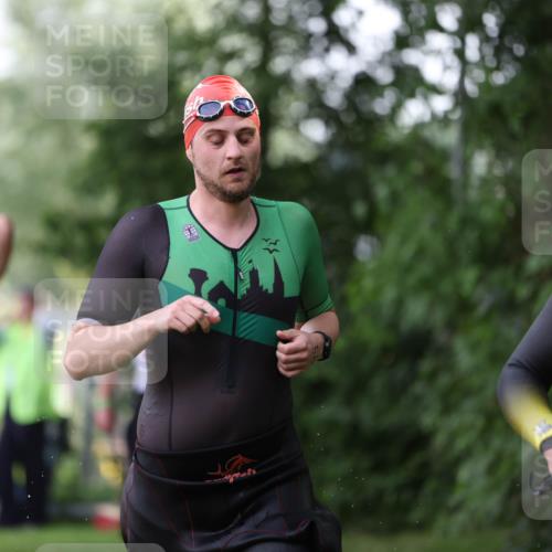 15.06.2025 - 7 Türme Triathlon Michael Strokosch http://msf.ph/oto/7928941 15.06.2025 09:25:32 Schwimmen 16, 56, 57, 58, 59, 60, 77 meine-sportfotos.de