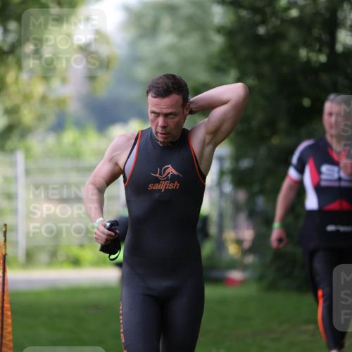 15.06.2025 - 7 Türme Triathlon Michael Strokosch http://msf.ph/oto/7928946 15.06.2025 09:25:34 Schwimmen 16, 56, 57, 58, 59, 60, 77 meine-sportfotos.de