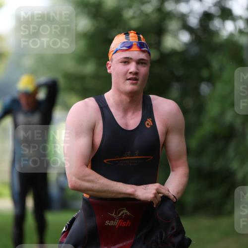 15.06.2025 - 7 Türme Triathlon Michael Strokosch http://msf.ph/oto/7929032 15.06.2025 09:26:18 Schwimmen 4, 44, 66, 67, 68, 69, 70 meine-sportfotos.de