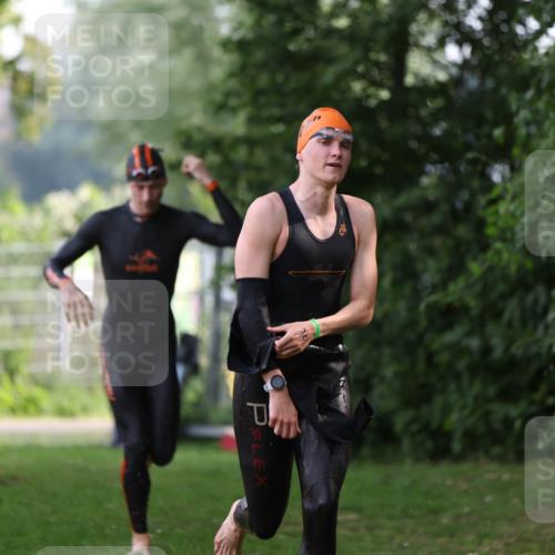 15.06.2025 - 7 Türme Triathlon Michael Strokosch http://msf.ph/oto/7929046 15.06.2025 09:26:23 Schwimmen 66, 67, 68, 69, 70 meine-sportfotos.de