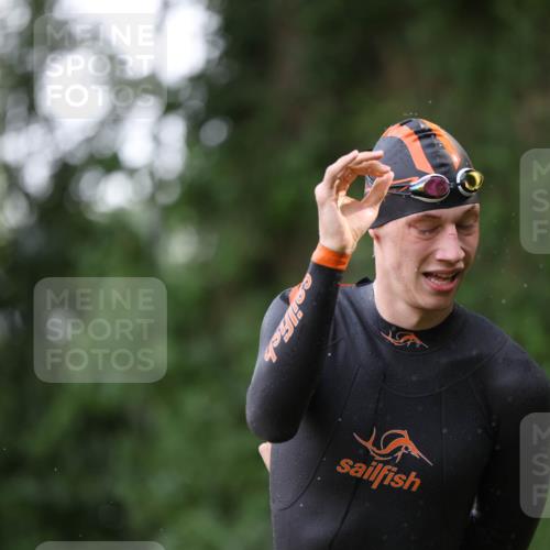 15.06.2025 - 7 Türme Triathlon Michael Strokosch http://msf.ph/oto/7929056 15.06.2025 09:26:26 Schwimmen 66, 67, 68, 70 meine-sportfotos.de