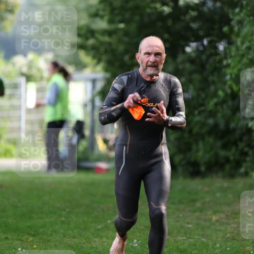 15.06.2025 - 7 Türme Triathlon Michael Strokosch http://msf.ph/oto/7929062 15.06.2025 09:26:54 Schwimmen 5, 53, 54, 55 meine-sportfotos.de