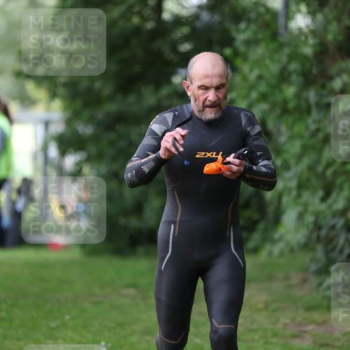 15.06.2025 - 7 Türme Triathlon Michael Strokosch http://msf.ph/oto/7929064 15.06.2025 09:26:55 Schwimmen 5, 53, 54, 55 meine-sportfotos.de