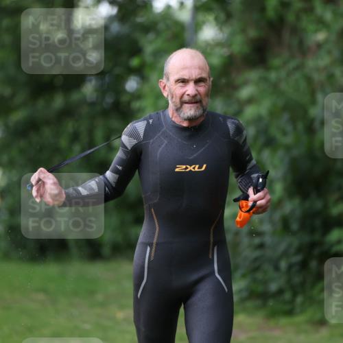 15.06.2025 - 7 Türme Triathlon Michael Strokosch http://msf.ph/oto/7929066 15.06.2025 09:26:55 Schwimmen 5, 53, 54, 55 meine-sportfotos.de