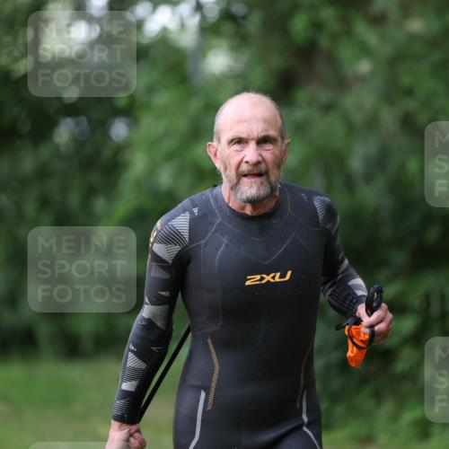 15.06.2025 - 7 Türme Triathlon Michael Strokosch http://msf.ph/oto/7929068 15.06.2025 09:26:56 Schwimmen 5, 53, 54, 55 meine-sportfotos.de