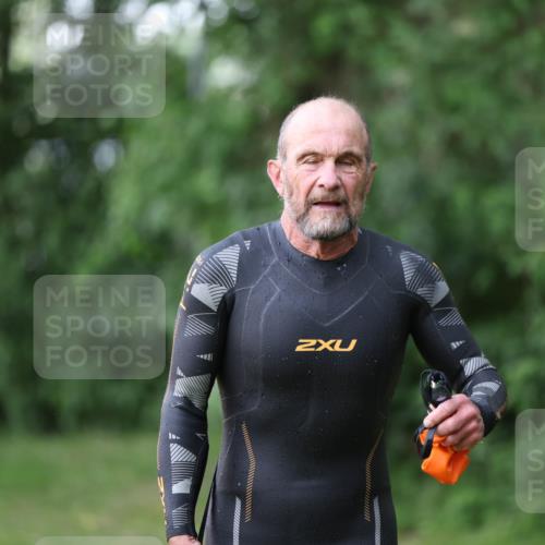 15.06.2025 - 7 Türme Triathlon Michael Strokosch http://msf.ph/oto/7929069 15.06.2025 09:26:56 Schwimmen 5, 53, 54, 55 meine-sportfotos.de