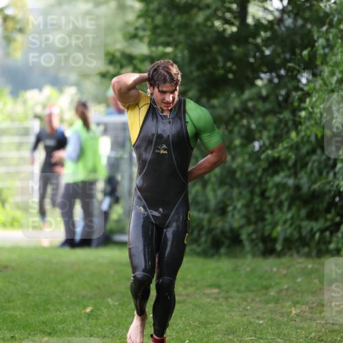 15.06.2025 - 7 Türme Triathlon Michael Strokosch http://msf.ph/oto/7929073 15.06.2025 09:26:59 Schwimmen 5, 53, 54, 55 meine-sportfotos.de