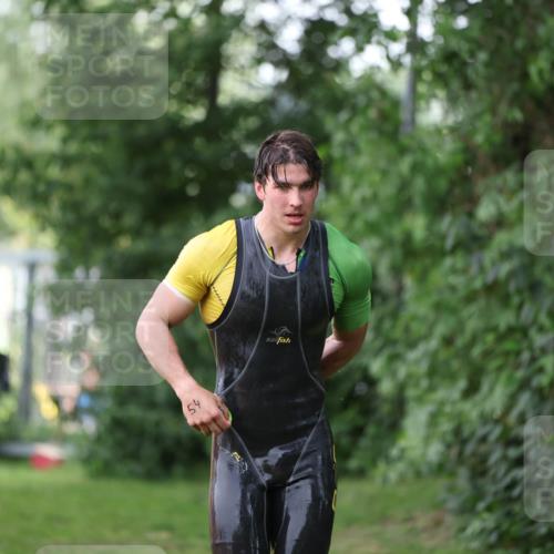 15.06.2025 - 7 Türme Triathlon Michael Strokosch http://msf.ph/oto/7929076 15.06.2025 09:27:00 Schwimmen 5, 53, 54, 55 meine-sportfotos.de