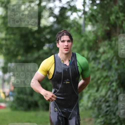 15.06.2025 - 7 Türme Triathlon Michael Strokosch http://msf.ph/oto/7929077 15.06.2025 09:27:00 Schwimmen 5, 53, 54, 55 meine-sportfotos.de