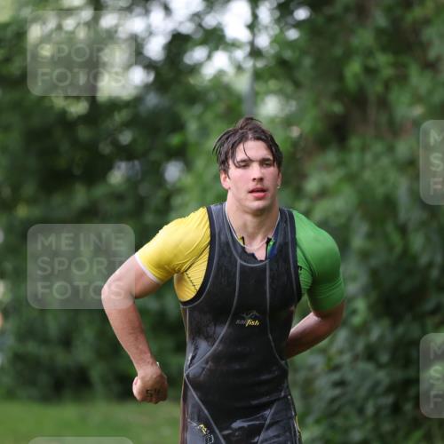 15.06.2025 - 7 Türme Triathlon Michael Strokosch http://msf.ph/oto/7929078 15.06.2025 09:27:01 Schwimmen 5, 53, 54, 55 meine-sportfotos.de