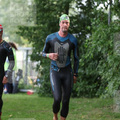 15.06.2025 - 7 Türme Triathlon Michael Strokosch http://msf.ph/oto/7929087 15.06.2025 09:27:05 Schwimmen 5, 53, 54, 55 meine-sportfotos.de