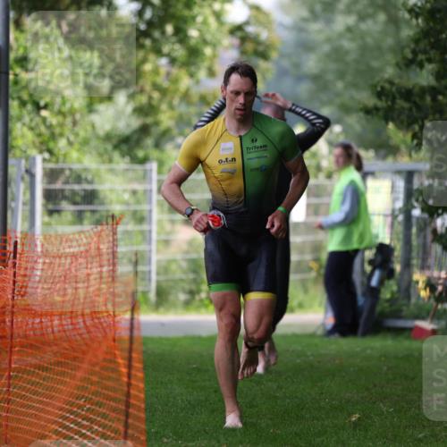 15.06.2025 - 7 Türme Triathlon Michael Strokosch http://msf.ph/oto/7929098 15.06.2025 09:27:23 Schwimmen 51, 52 meine-sportfotos.de