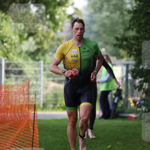 15.06.2025 - 7 Türme Triathlon Michael Strokosch http://msf.ph/oto/7929101 15.06.2025 09:27:24 Schwimmen 51, 52 meine-sportfotos.de