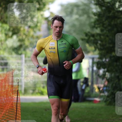 15.06.2025 - 7 Türme Triathlon Michael Strokosch http://msf.ph/oto/7929103 15.06.2025 09:27:25 Schwimmen 51, 52 meine-sportfotos.de