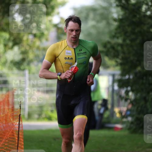 15.06.2025 - 7 Türme Triathlon Michael Strokosch http://msf.ph/oto/7929104 15.06.2025 09:27:25 Schwimmen 51, 52 meine-sportfotos.de